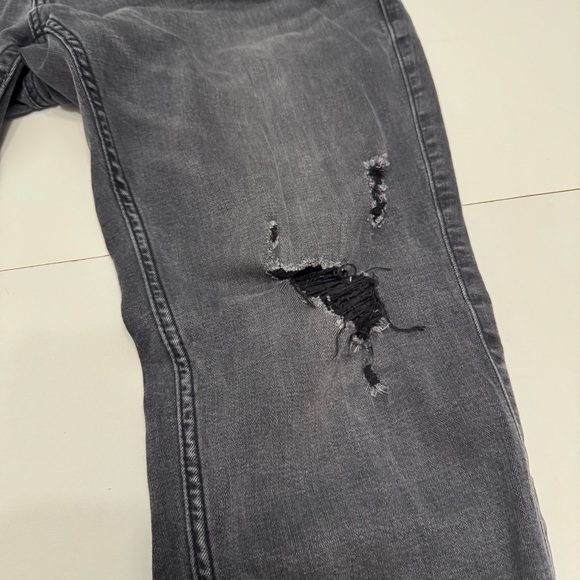 Hollister black faded distressed slim taper jean size 36 - Picture 3 of 10